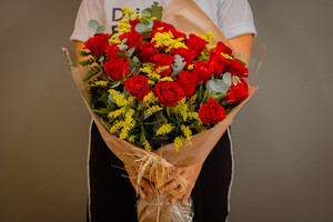 Buquê 24 Rosas Vermelhas b