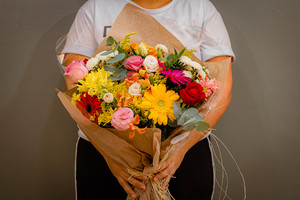 Buquê de Flores Mistas M
