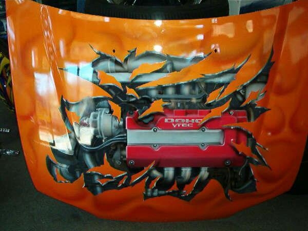 Pintura Personalizada em Capô de Carro