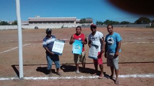 Moradores de Vila Nova de Colares se unem para construir um campo de futebol