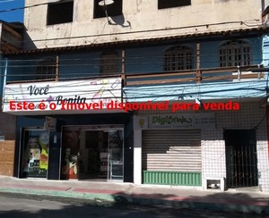 Prédio com 2 pontos comerciais perto do Extra Bom em Feu Rosa